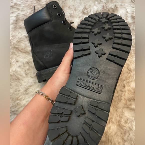 Timberland Boots 9.5(W) - Picture 3 of 3